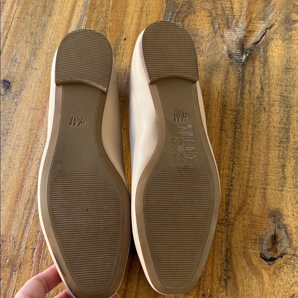 H&M Women's Light Cream Ballet Flats with Bow Accent size 40 or 9 - Picture 3 of 8